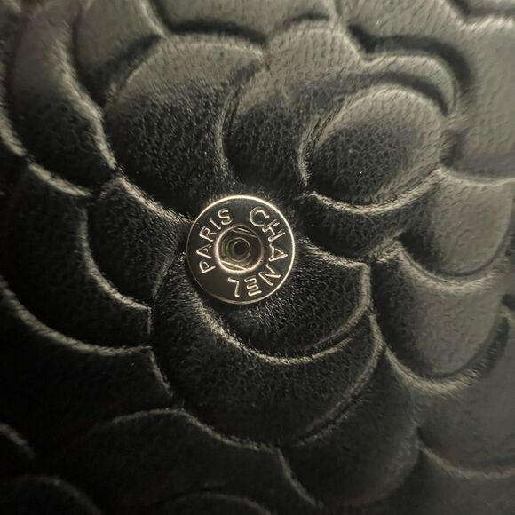 Chanel Black Lambskin Camellia Embossed Short Trifold Wallet - Picture 11 of 12